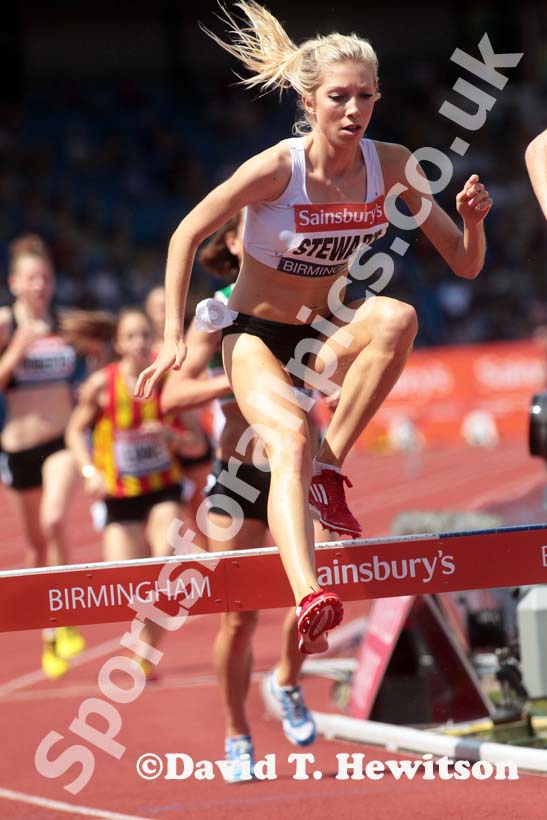 Emily Stewart (Edinburgh) finished 2nd in the 3000 metres steeplechase.